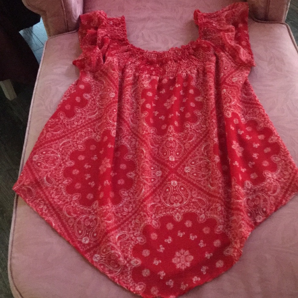 Red and white blouse size1X